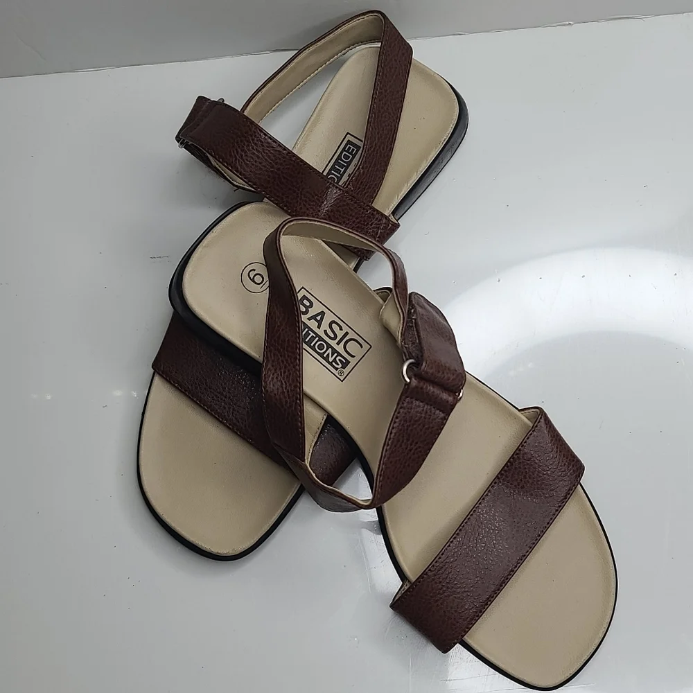 Basic Editions Sandals - Picture 4 of 6